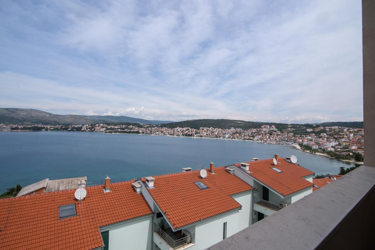 Apartment Kvesic Trogir Exteriör bild