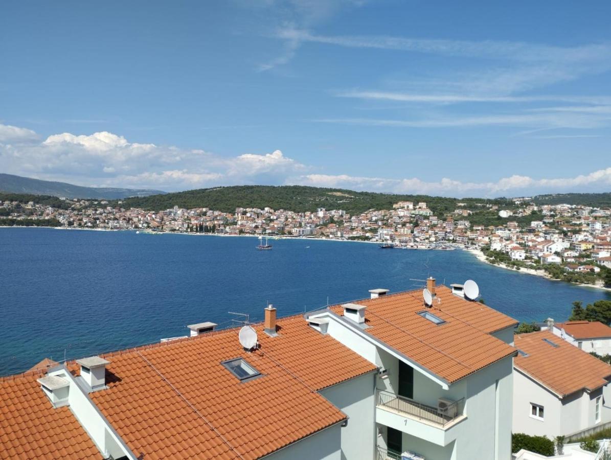 Apartment Kvesic Trogir Exteriör bild